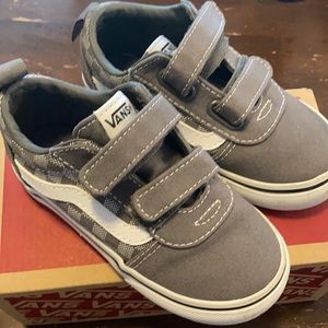 Vans toddler 8 ward v shoes
